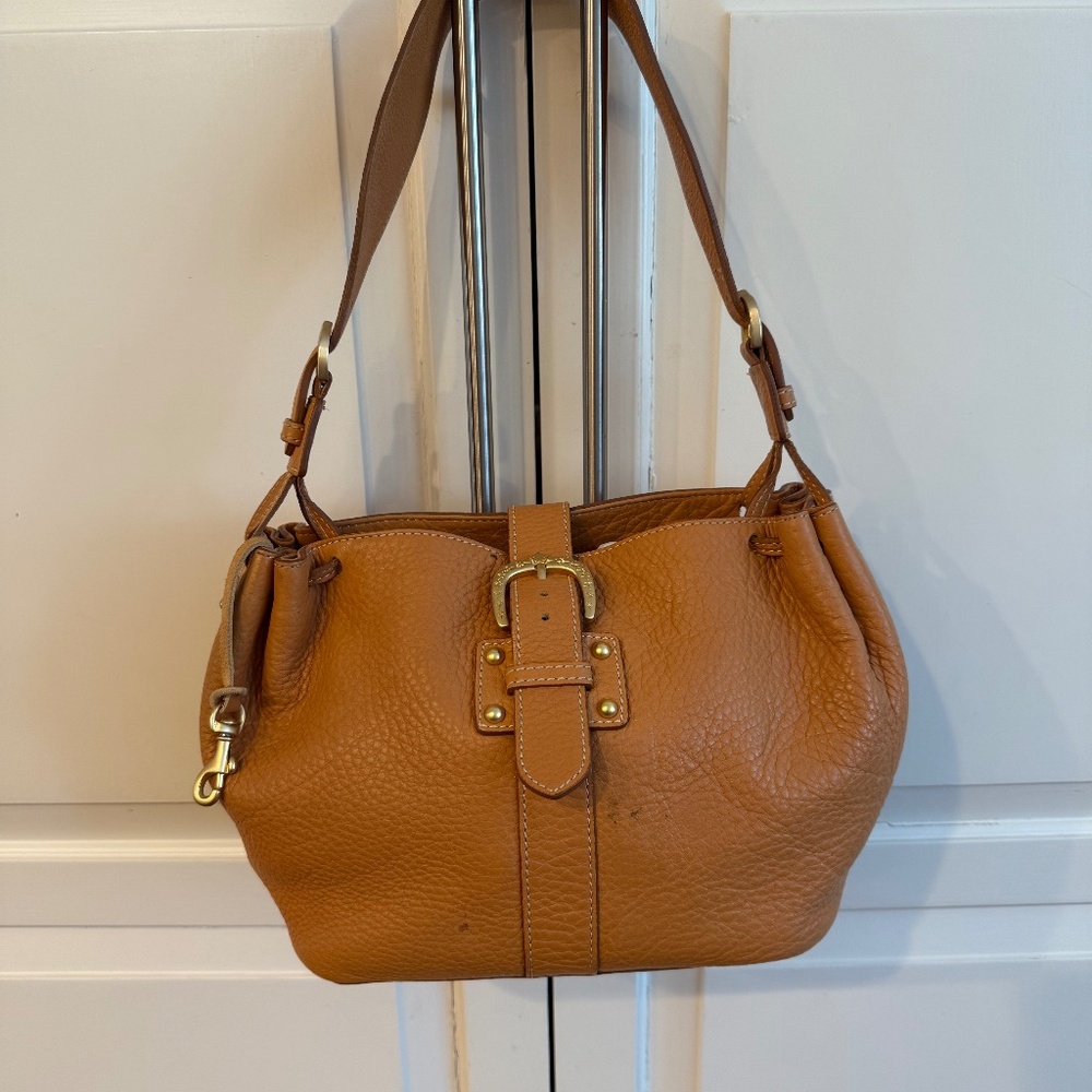DOONEY & BOURKE PEBBLE TAN HANDBAG WITH KEYCHAIN